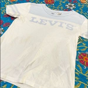 Levi’s style baseball tee super cute size XS